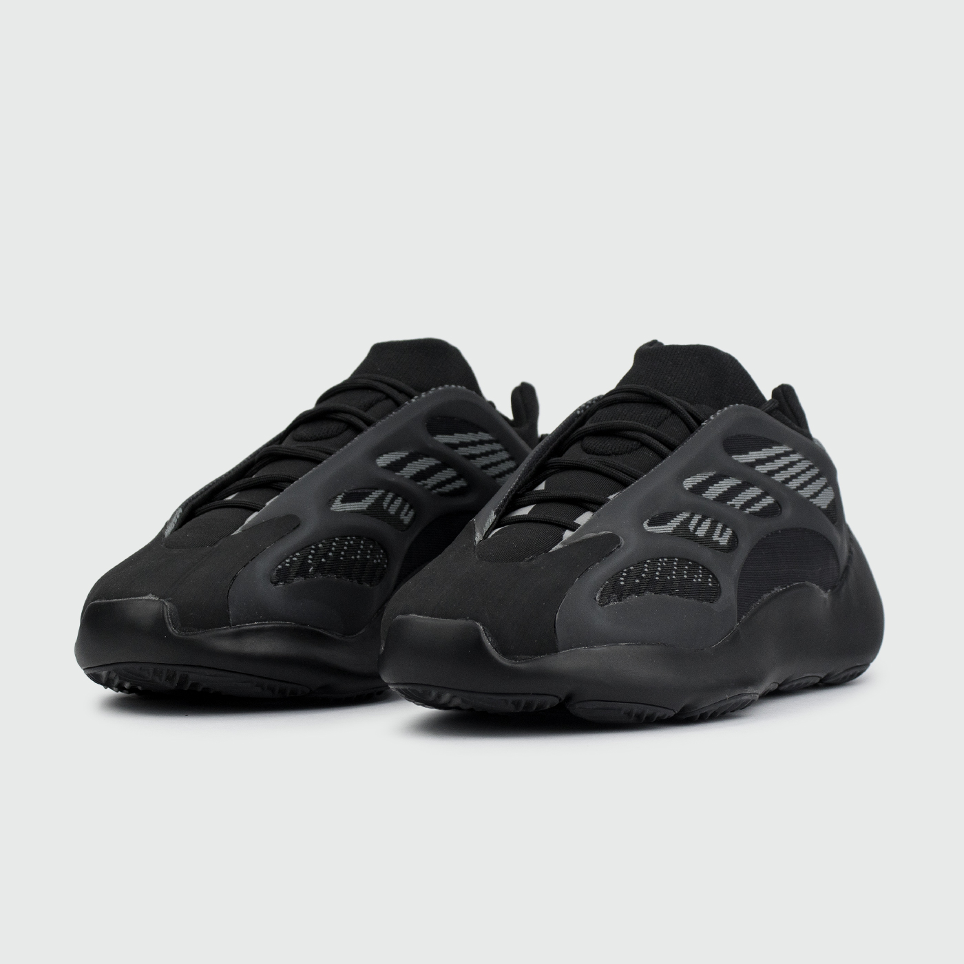 Кроссовки Adidas Yeezy Boost 700 v3 Wmns Alvah