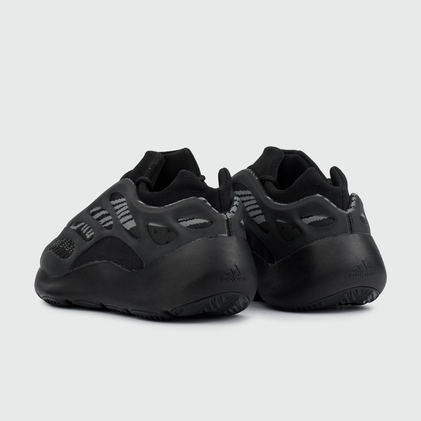 Кроссовки Adidas Yeezy Boost 700 v3 Wmns Alvah
