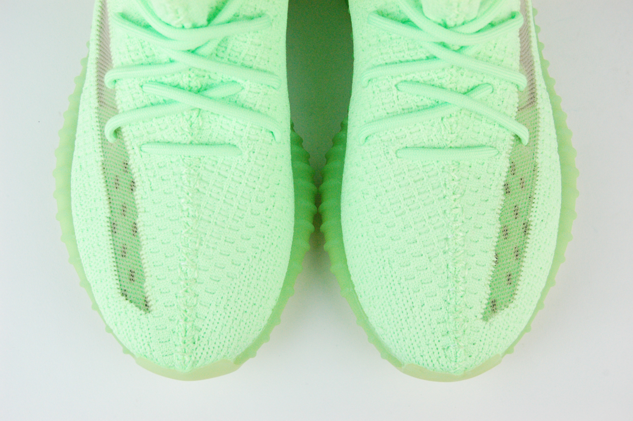 Кроссовки Adidas Yeezy 350 boost v2 Glow