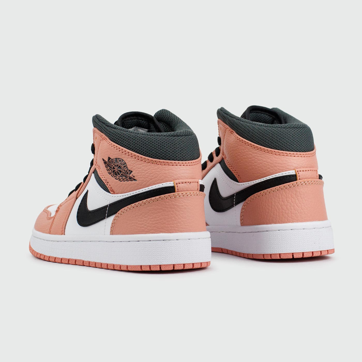 Кроссовки Nike Air Jordan 1 Wmns Pink Quartz Кроссовки Nike Air Jordan 1 Wmns Pink Quartz