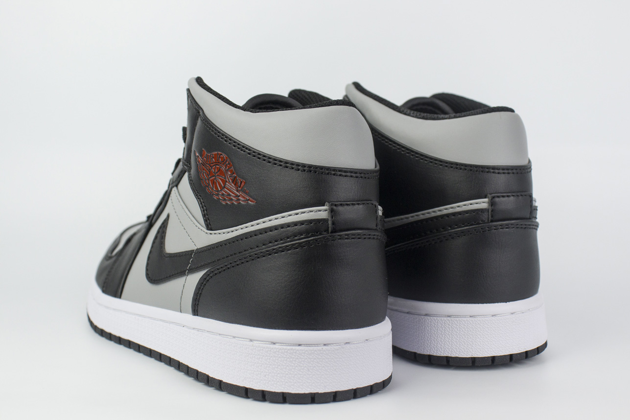 Кроссовки Nike Air Jordan 1 Black / Grey / Red Кроссовки Nike Air Jordan 1 Black / Grey / Red