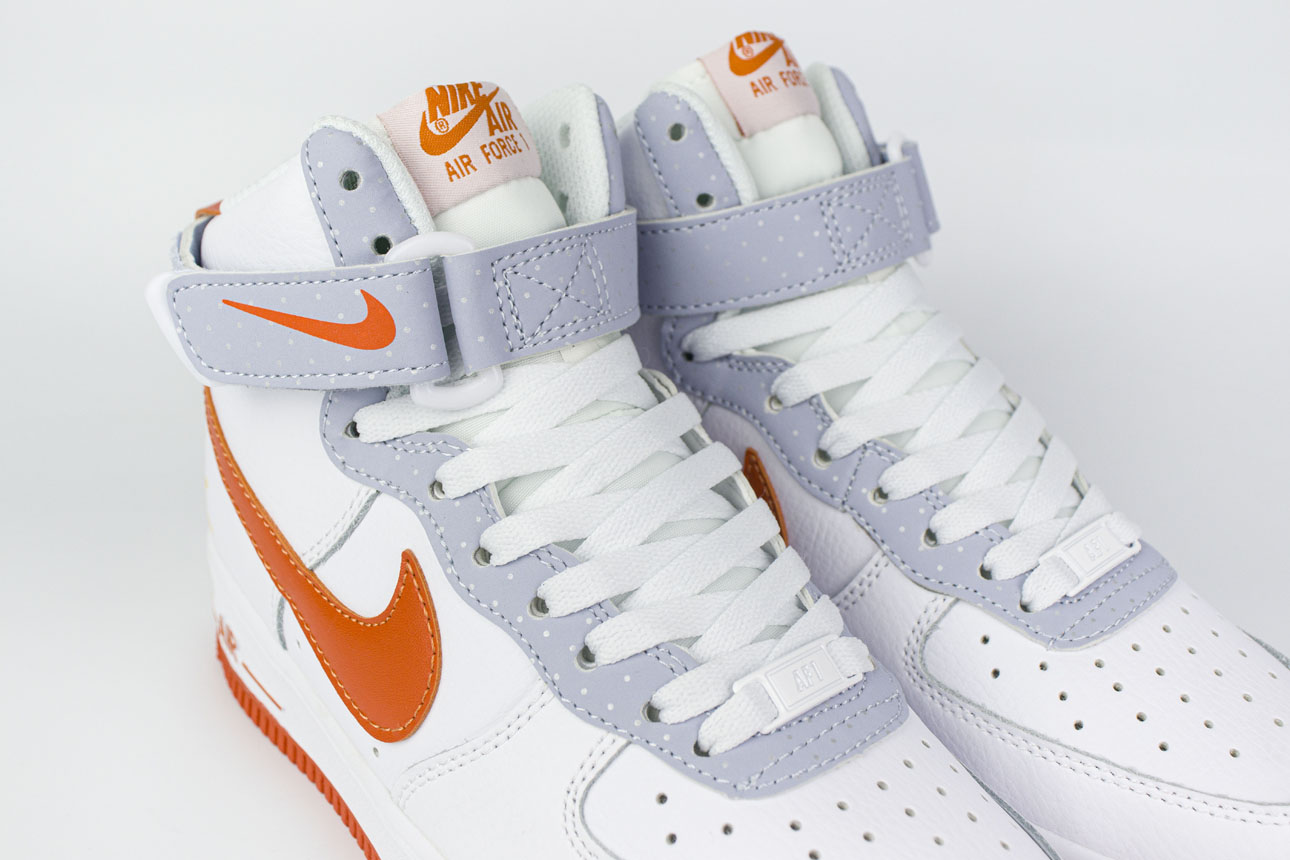 Кроссовки Nike Air Force 1 High Wmns Be Kind Кроссовки Nike Air Force 1 High Wmns Be Kind