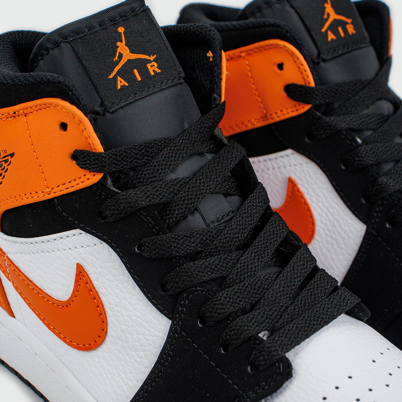 Кроссовки Nike Air Jordan 1 White / Black / Orange Кроссовки Nike Air Jordan 1 White / Black / Orange