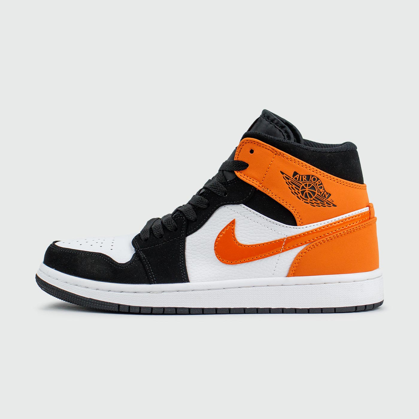 Кроссовки Nike Air Jordan 1 White / Black / Orange Кроссовки Nike Air Jordan 1 White / Black / Orange