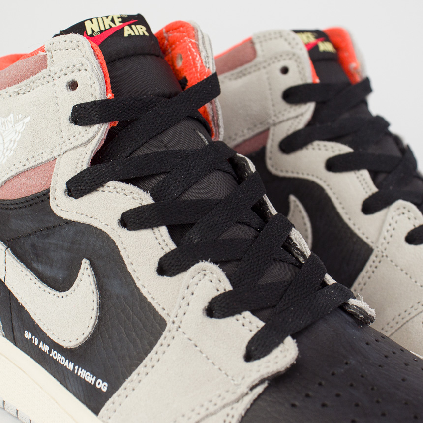Кроссовки Nike Air Jordan 1 Neutral Grey/Hyper Crimson Кроссовки Nike Air Jordan 1 Neutral Grey/Hyper Crimson