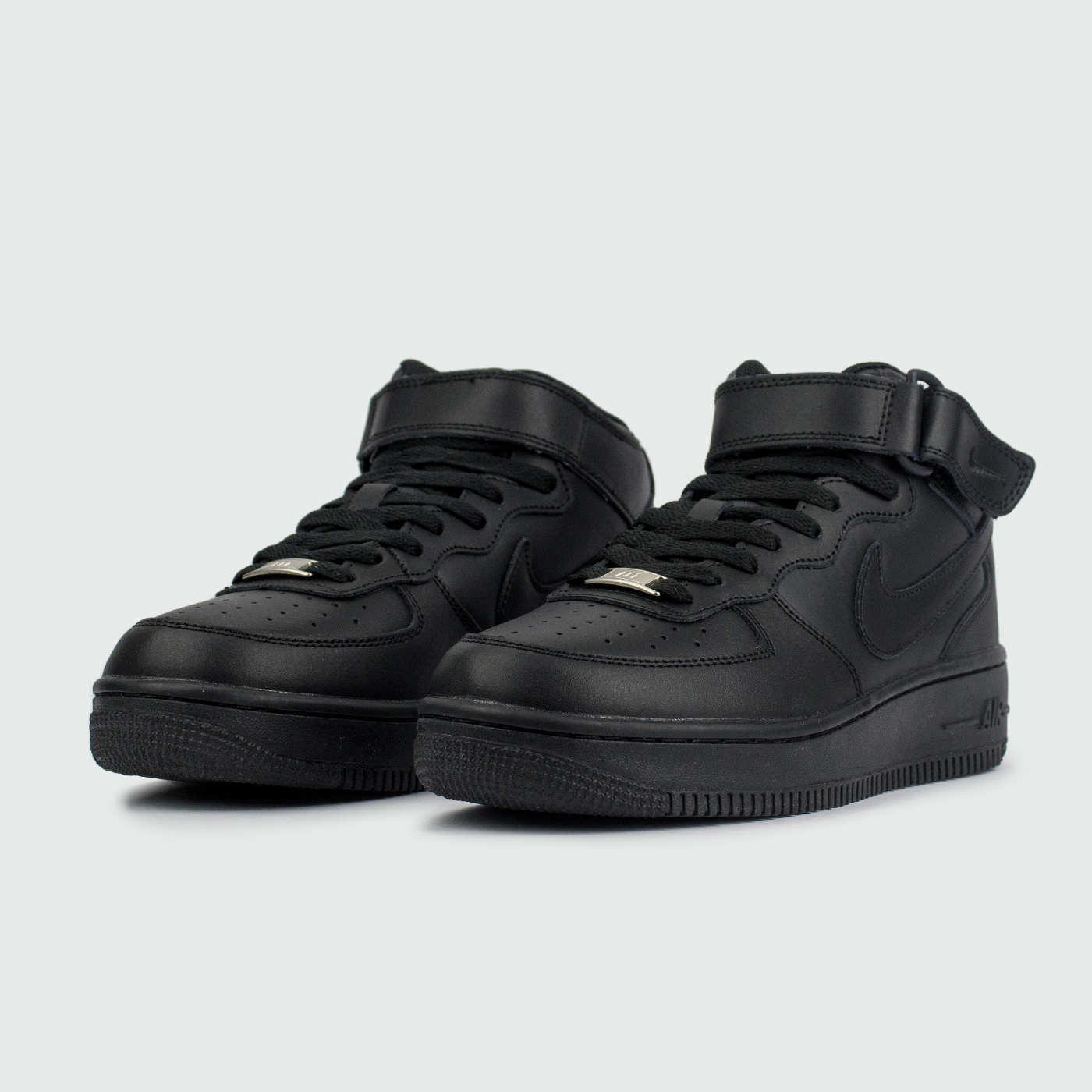 Кроссовки Nike Air Force 1 Mid Wmns Triple Black Кроссовки Nike Air Force 1 Mid Wmns Triple Black