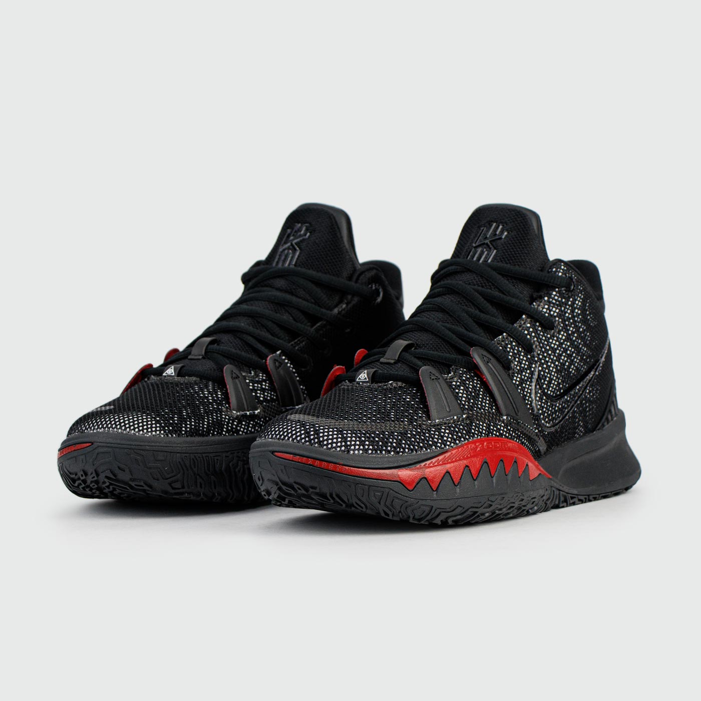 Кроссовки Nike Kyrie 7 Black / Red Кроссовки Nike Kyrie 7 Black / Red