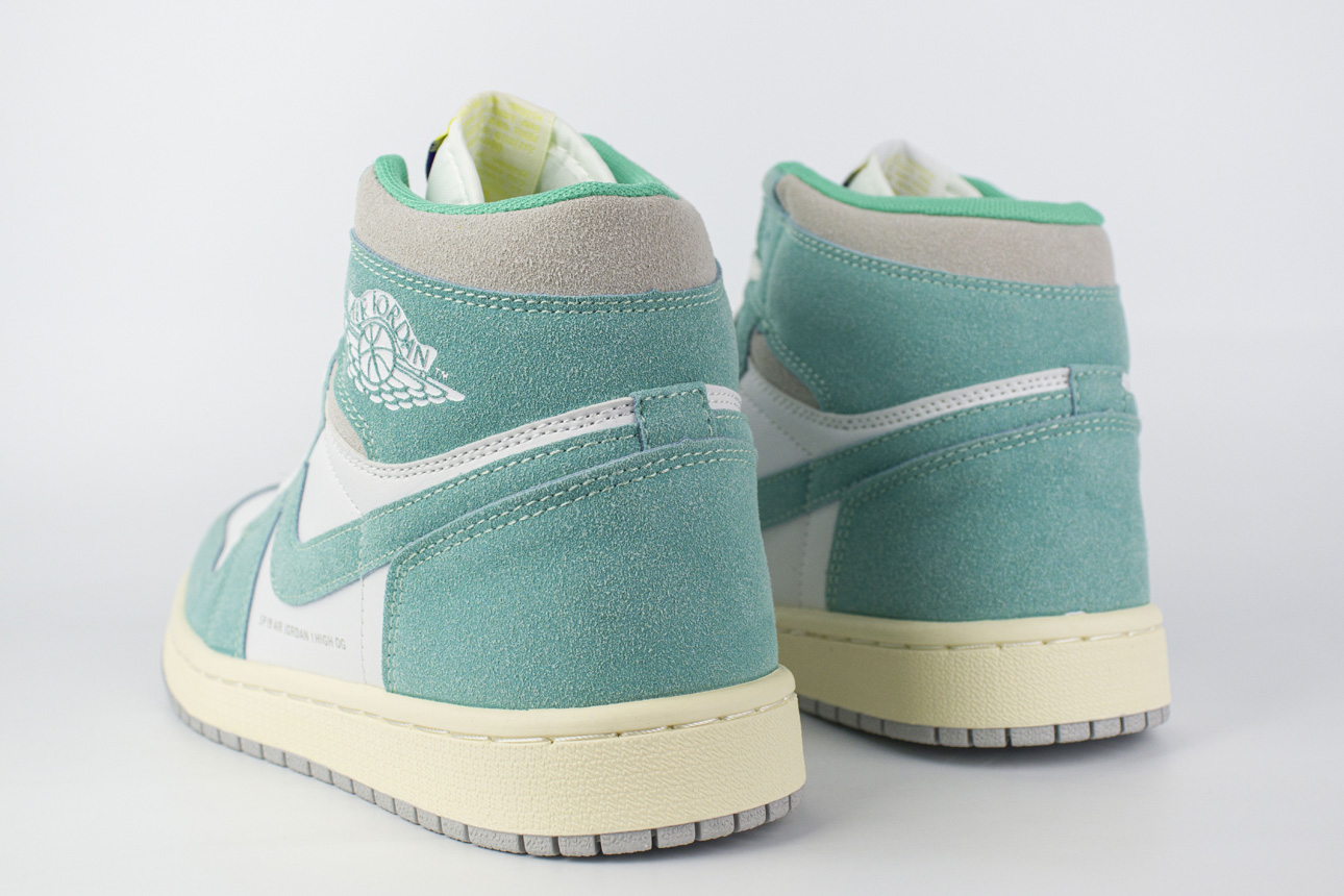 Кроссовки Nike Air Jordan 1 Wmns White / Green dm Кроссовки Nike Air Jordan 1 Wmns White / Green dm