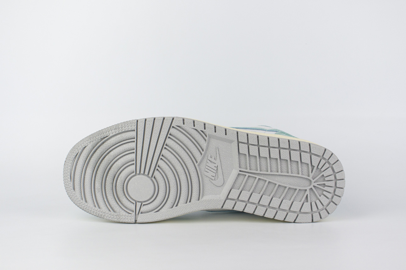 Кроссовки Nike Air Jordan 1 Wmns White / Green dm Кроссовки Nike Air Jordan 1 Wmns White / Green dm