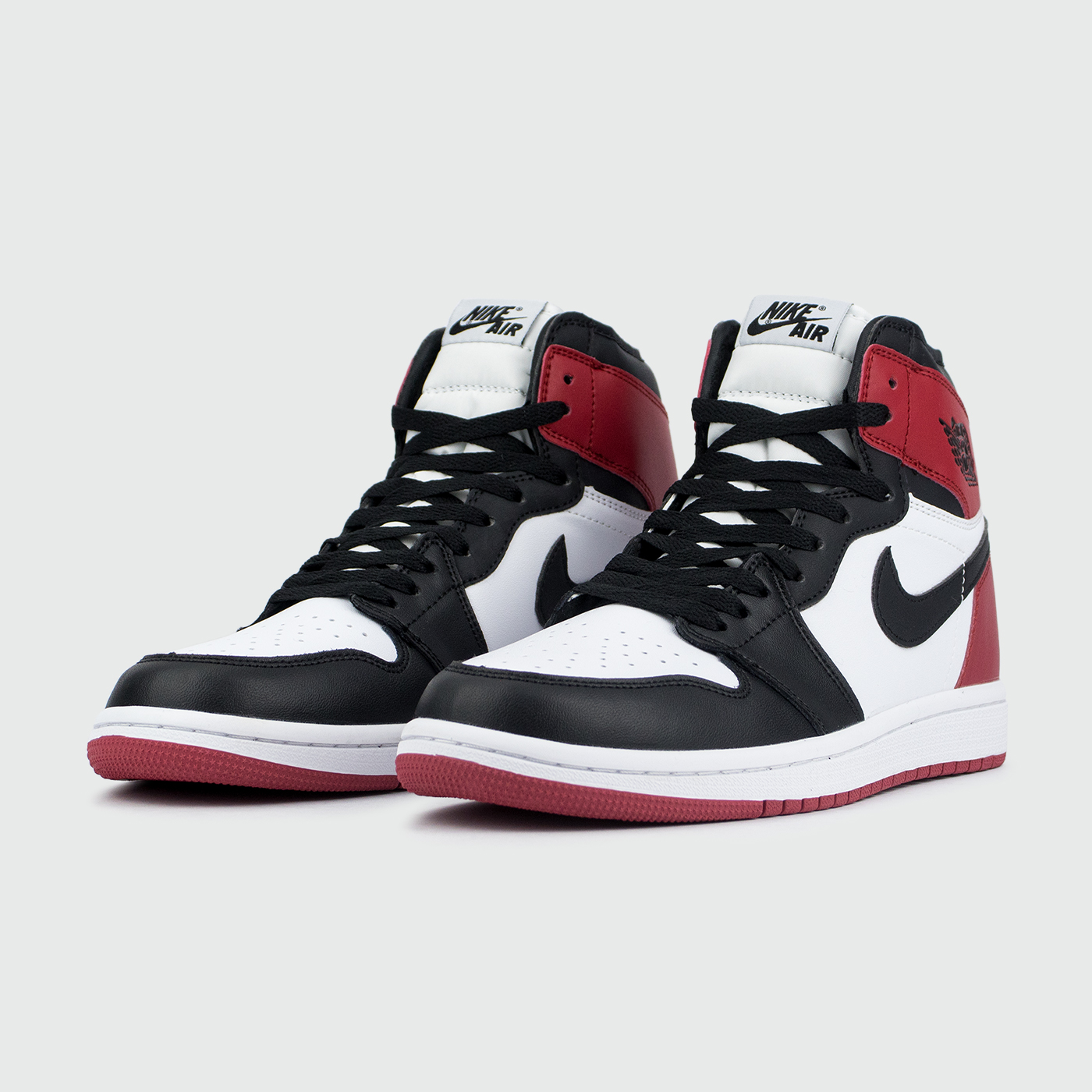 Кроссовки Nike Air Jordan 1 Black Toe with Fur Кроссовки Nike Air Jordan 1 Black Toe with Fur