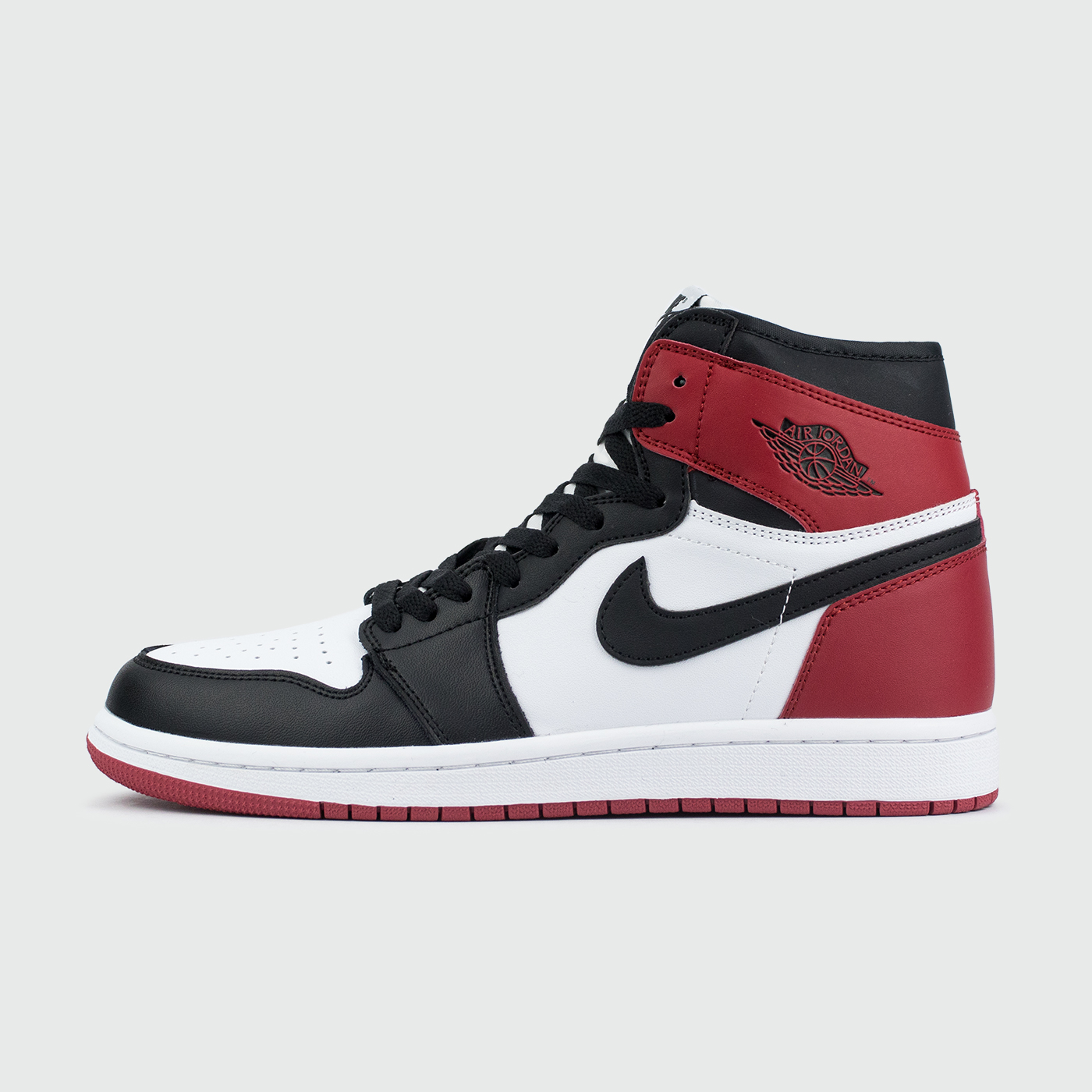 Кроссовки Nike Air Jordan 1 Black Toe with Fur Кроссовки Nike Air Jordan 1 Black Toe with Fur