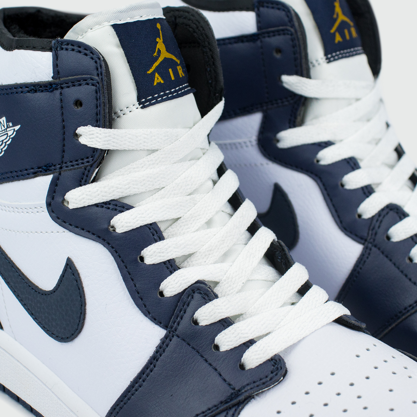Кроссовки Nike Air Jordan 1 White / D.Blue with Fur Кроссовки Nike Air Jordan 1 White / D.Blue with Fur
