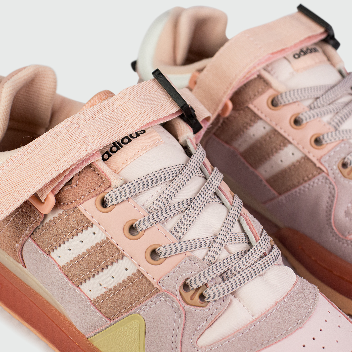 Кроссовки Adidas Forum Low x Bad Bunny Pink Кроссовки Adidas Forum Low x Bad Bunny Pink