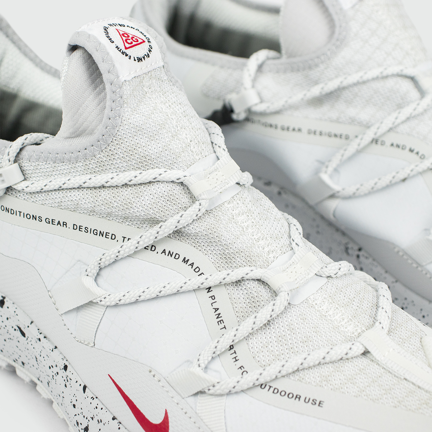 Кроссовки Nike ACG Mountain Fly Low Gtx White / Red Кроссовки Nike ACG Mountain Fly Low Gtx White / Red