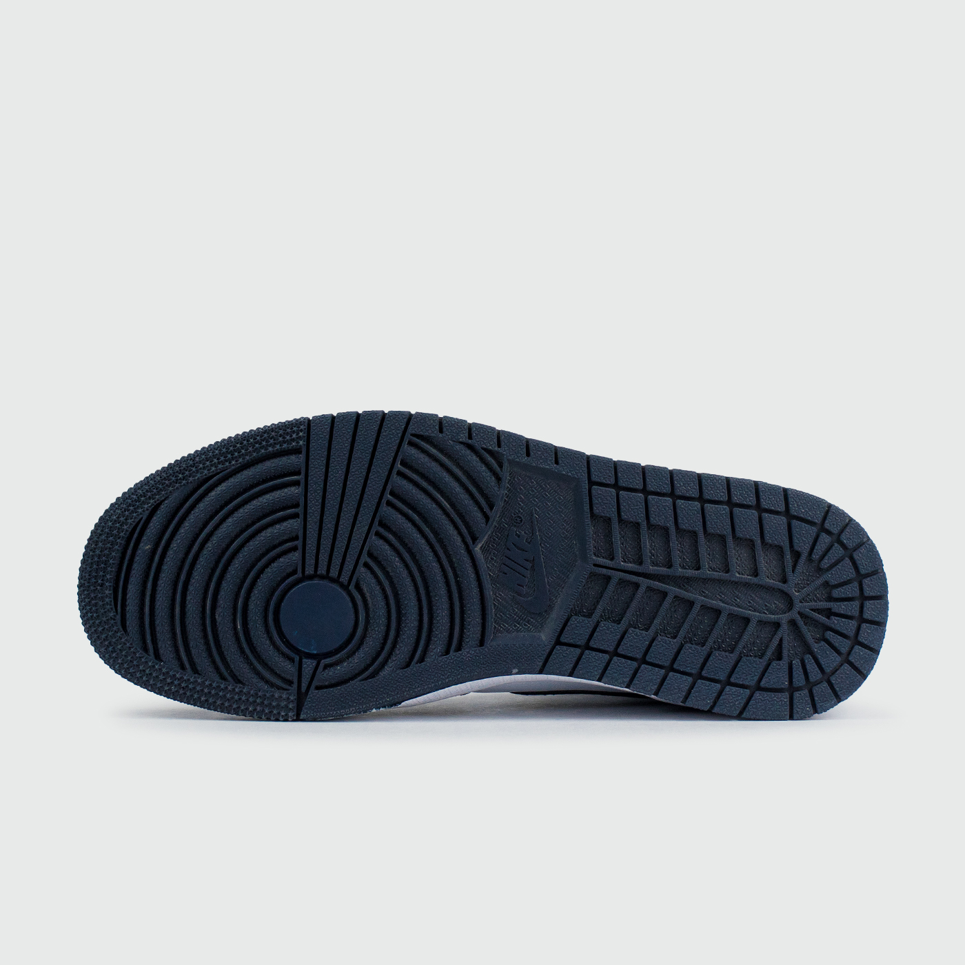 Кроссовки Nike Air Jordan 1 White / Metallic Gold / Obsidian Кроссовки Nike Air Jordan 1 White / Metallic Gold / Obsidian