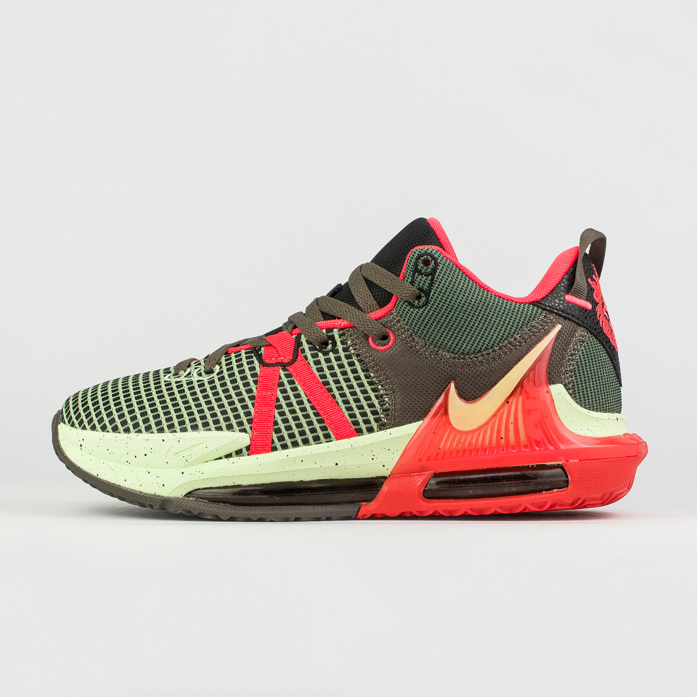 Кроссовки Nike LeBron Witness 7 Alligator Кроссовки Nike LeBron Witness 7 Alligator