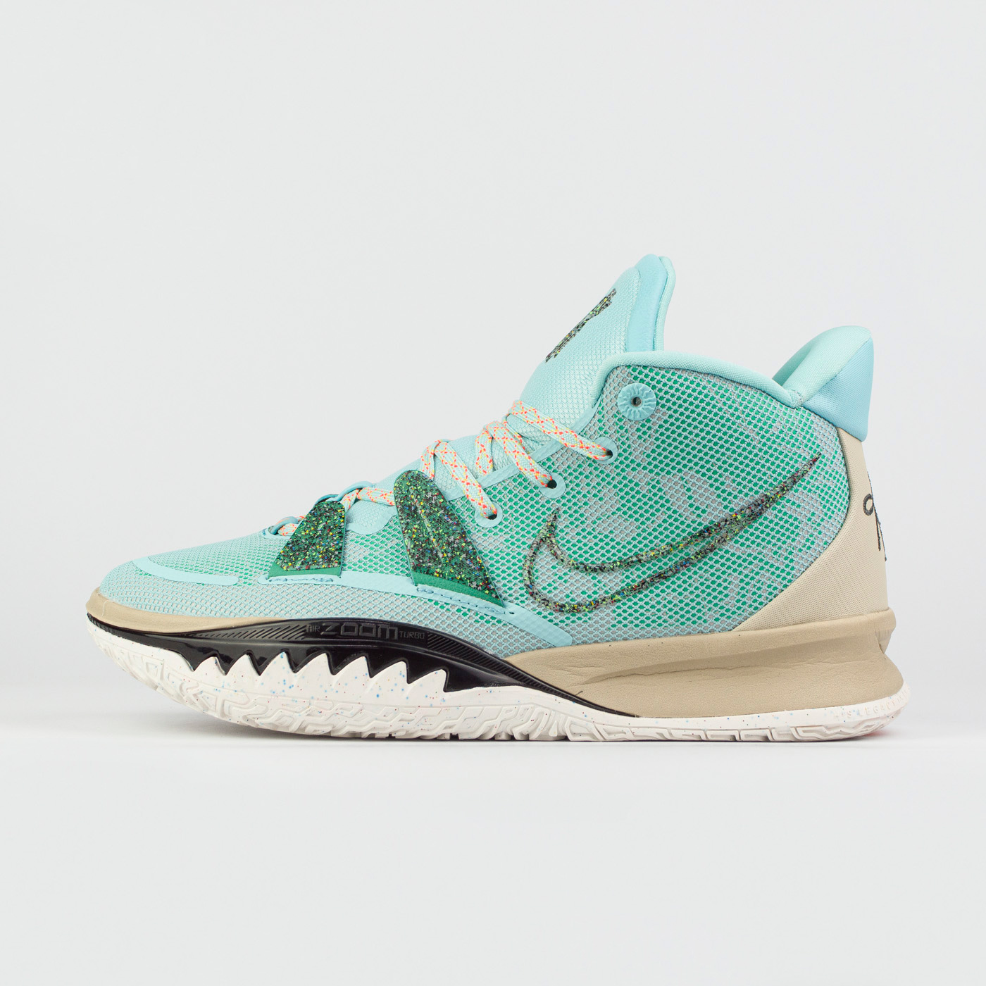 Кроссовки Nike Kyrie 7 Copa Кроссовки Nike Kyrie 7 Copa