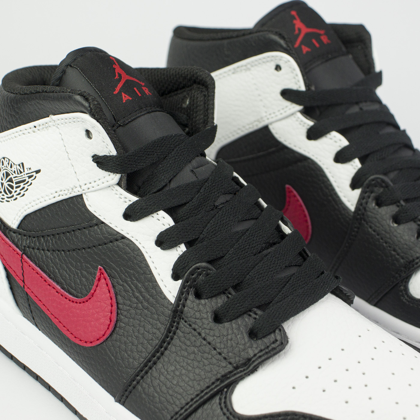 Кроссовки Nike Air Jordan 1 Black / Red