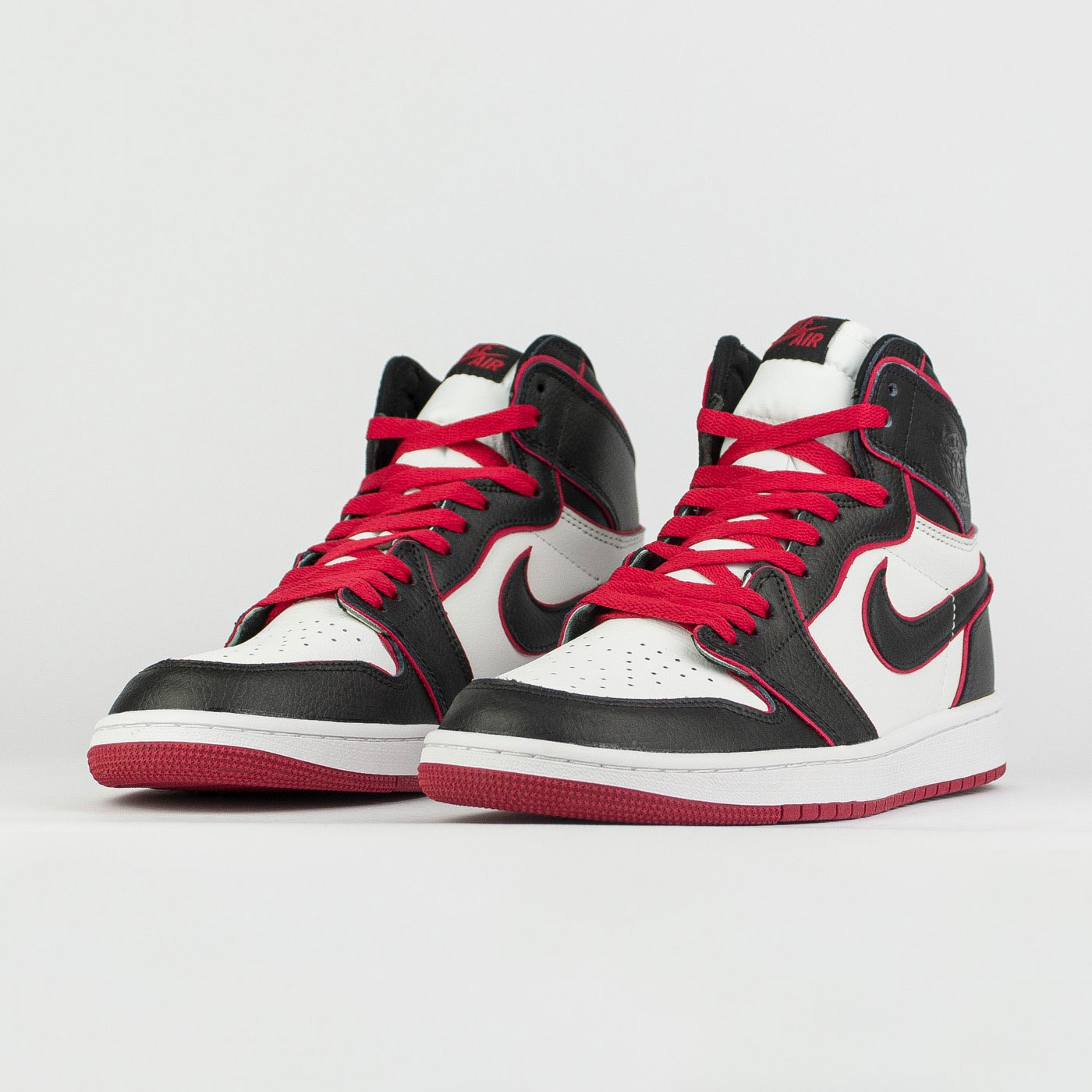 Кроссовки Nike Air Jordan 1 Bloodline