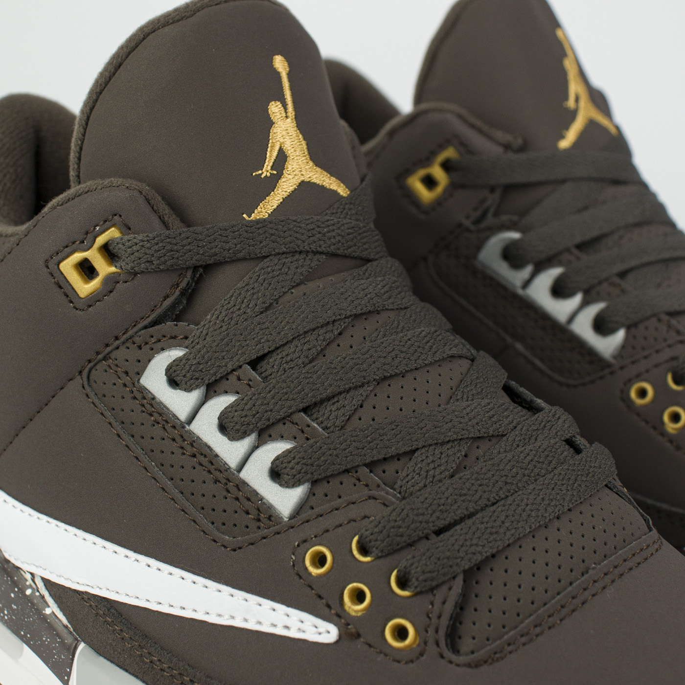 Кроссовки Nike Air Jordan 3 x TS Antique Brass