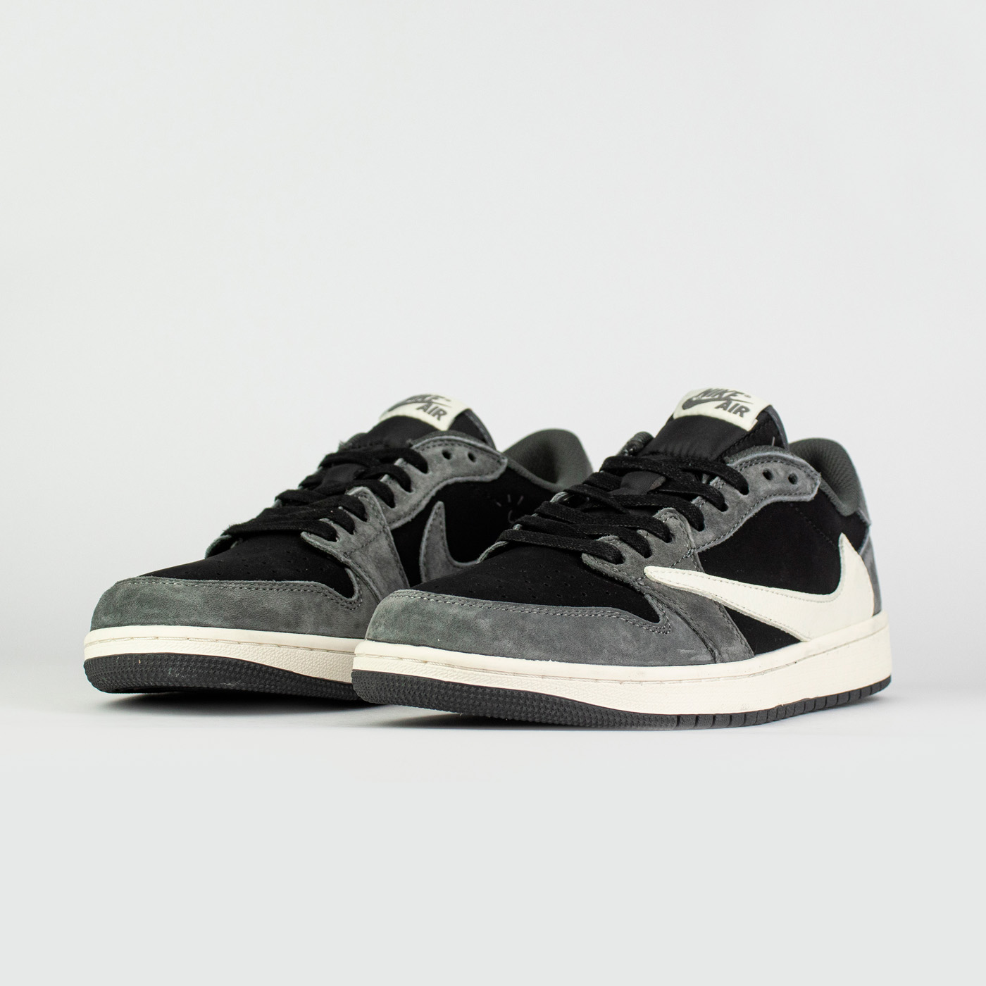 Кроссовки Air Jordan 1 Low x Travis Scott Dark Grey Кроссовки Air Jordan 1 Low x Travis Scott Dark Grey