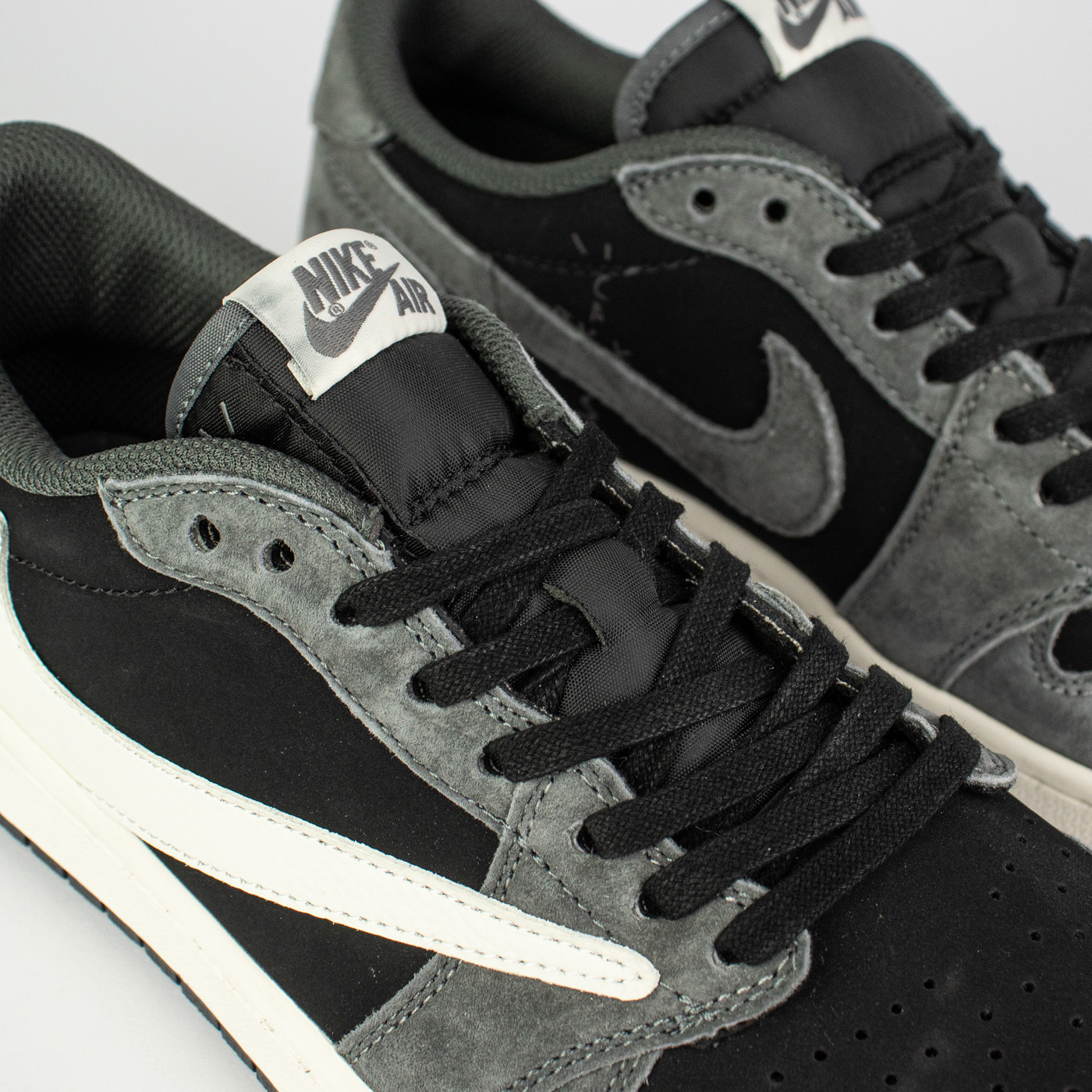 Кроссовки Air Jordan 1 Low x Travis Scott Dark Grey Кроссовки Air Jordan 1 Low x Travis Scott Dark Grey