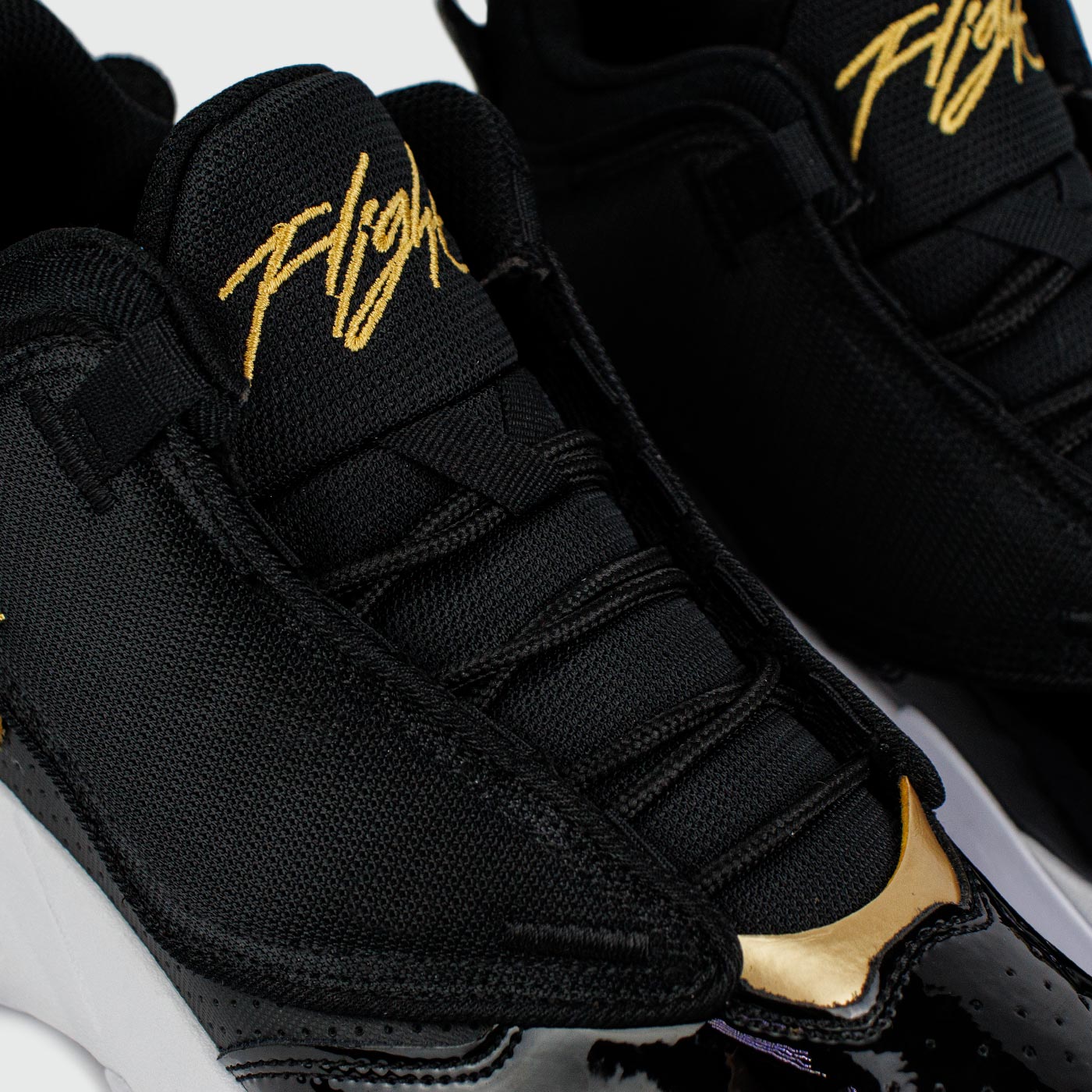 Кроссовки Nike Air Jordan Max Aura 4 Black / White