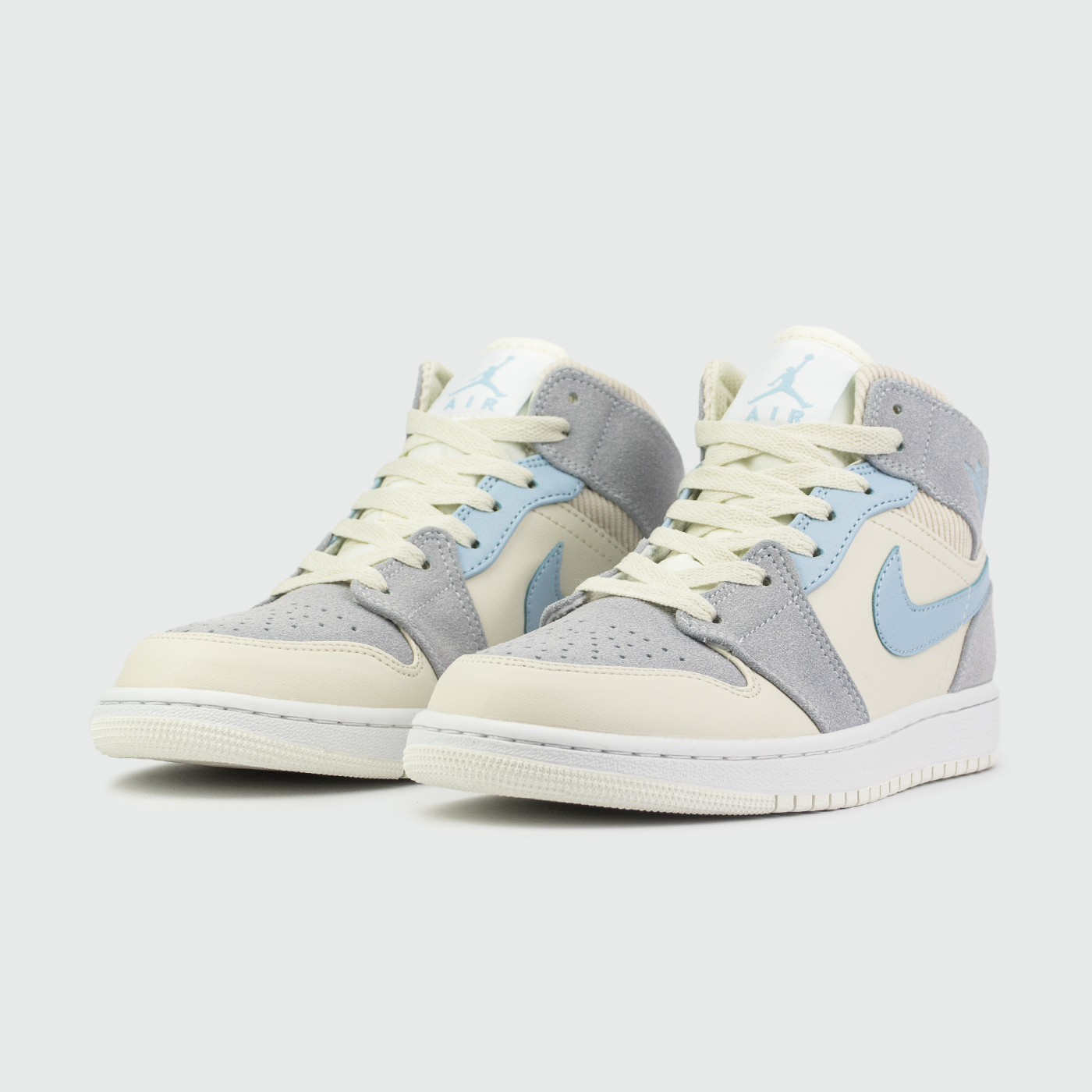 Кроссовки Nike Air Jordan 1 Wmns L.Violet / Blue Кроссовки Nike Air Jordan 1 Wmns L.Violet / Blue