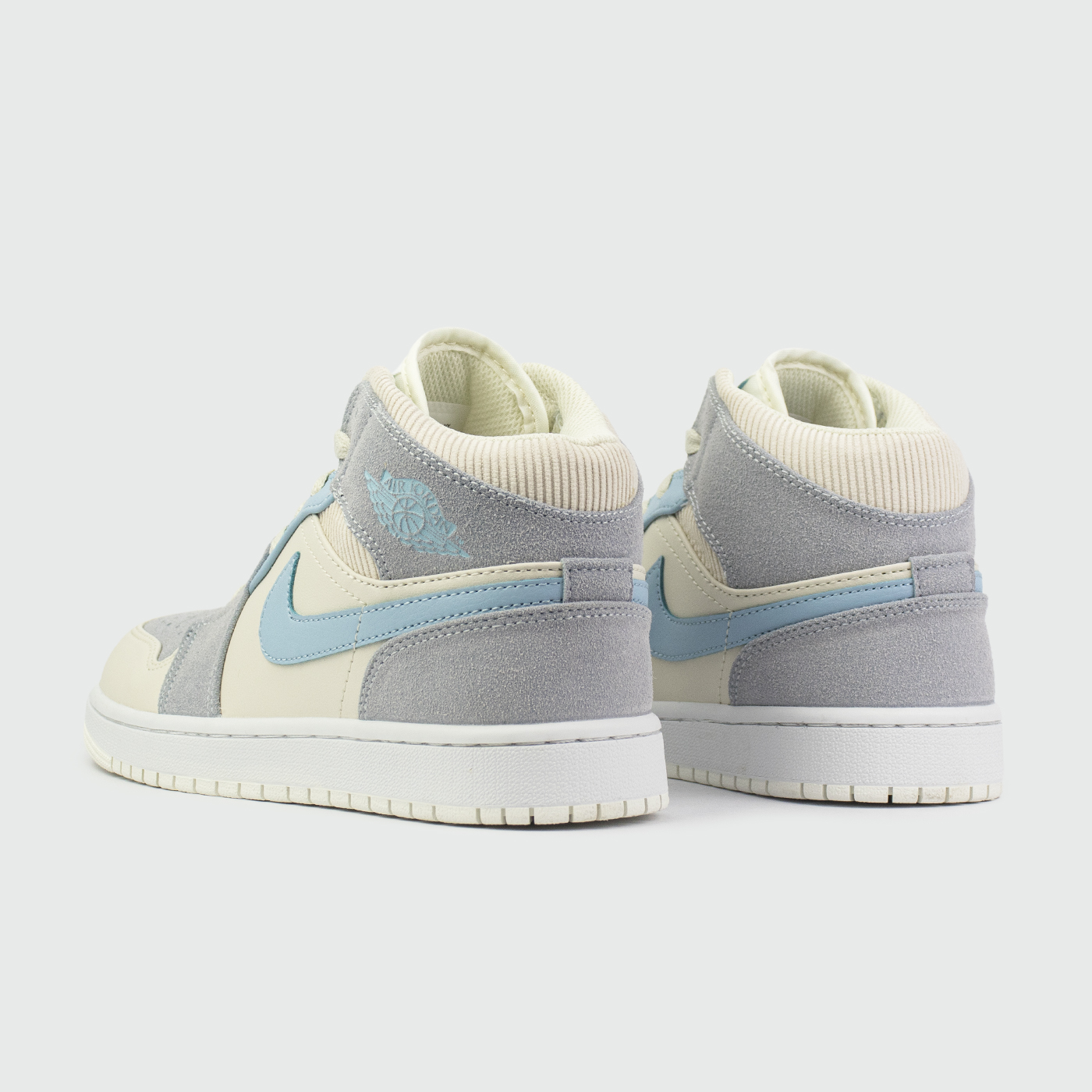 Кроссовки Nike Air Jordan 1 Wmns L.Violet / Blue Кроссовки Nike Air Jordan 1 Wmns L.Violet / Blue