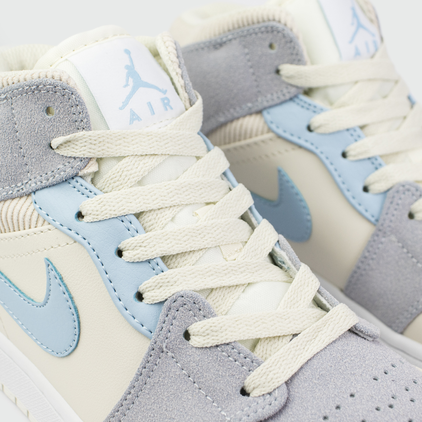 Кроссовки Nike Air Jordan 1 Wmns L.Violet / Blue Кроссовки Nike Air Jordan 1 Wmns L.Violet / Blue