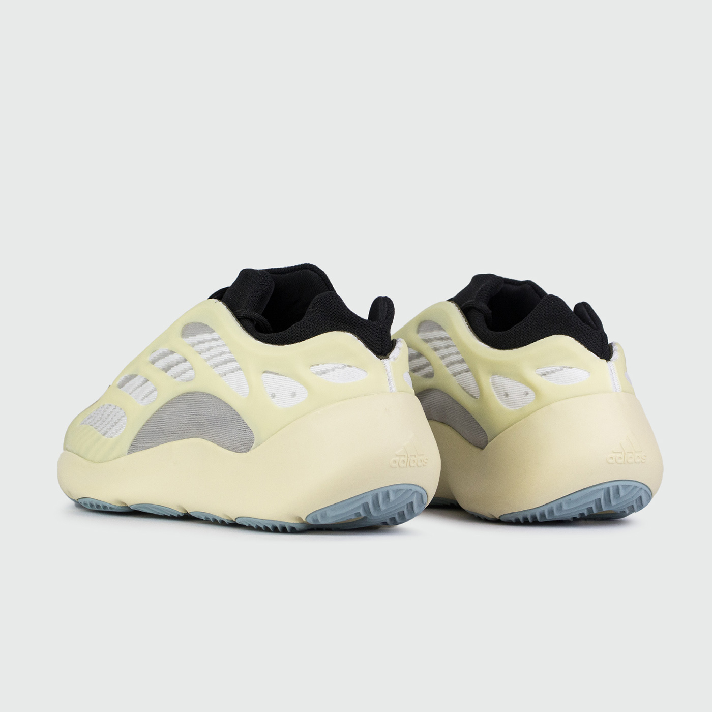Кроссовки Adidas Yeezy Boost 700 v3 Wmns Azael Кроссовки Adidas Yeezy Boost 700 v3 Wmns Azael