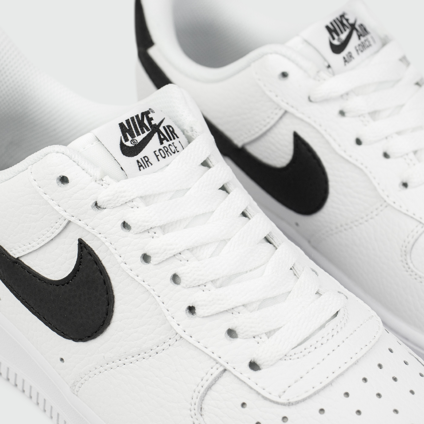 Кроссовки Nike Air Force 1 Low Wmns White / Black 2 Кроссовки Nike Air Force 1 Low Wmns White / Black 2