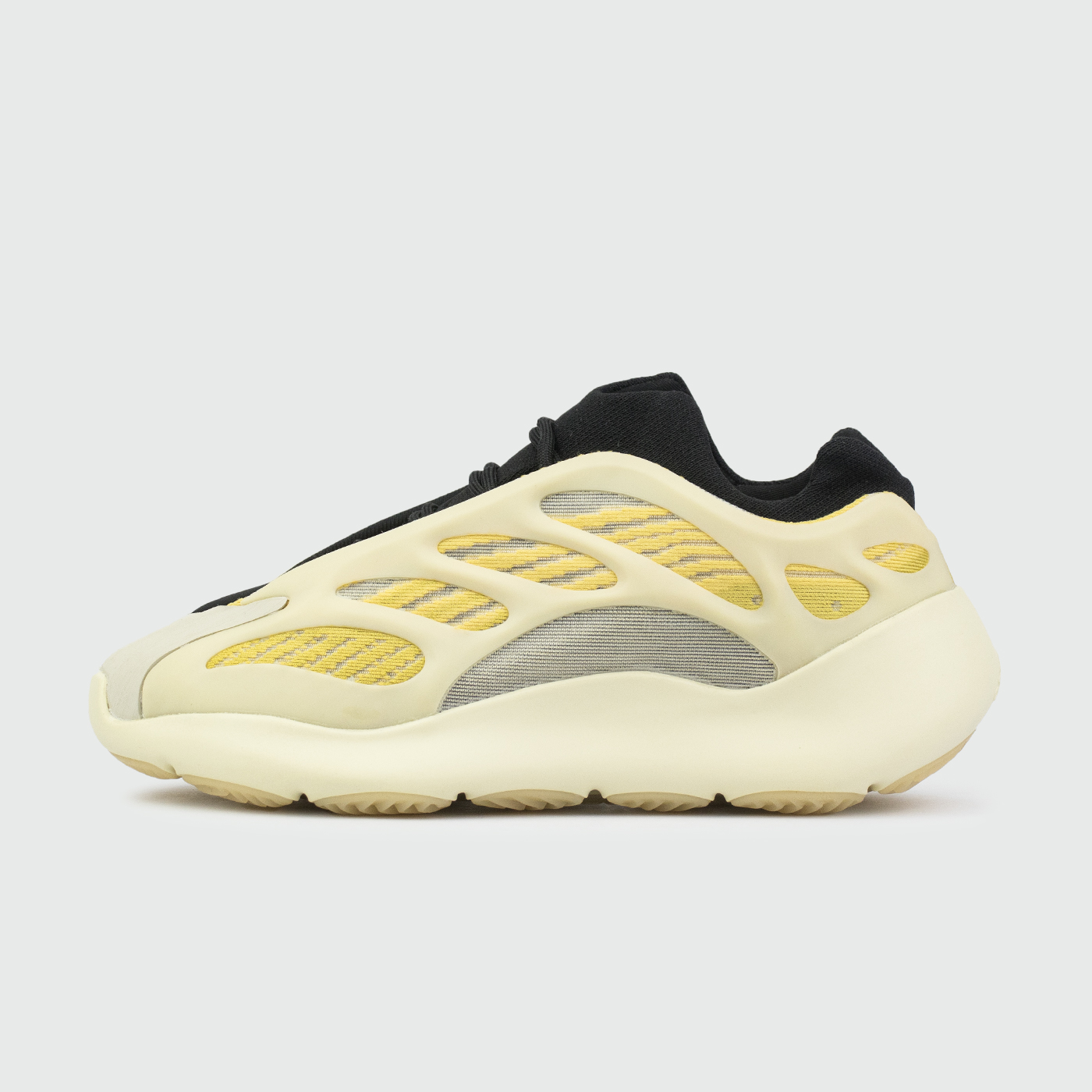 Кроссовки Adidas Yeezy 700 v3 Wmns Safflower Кроссовки Adidas Yeezy 700 v3 Wmns Safflower