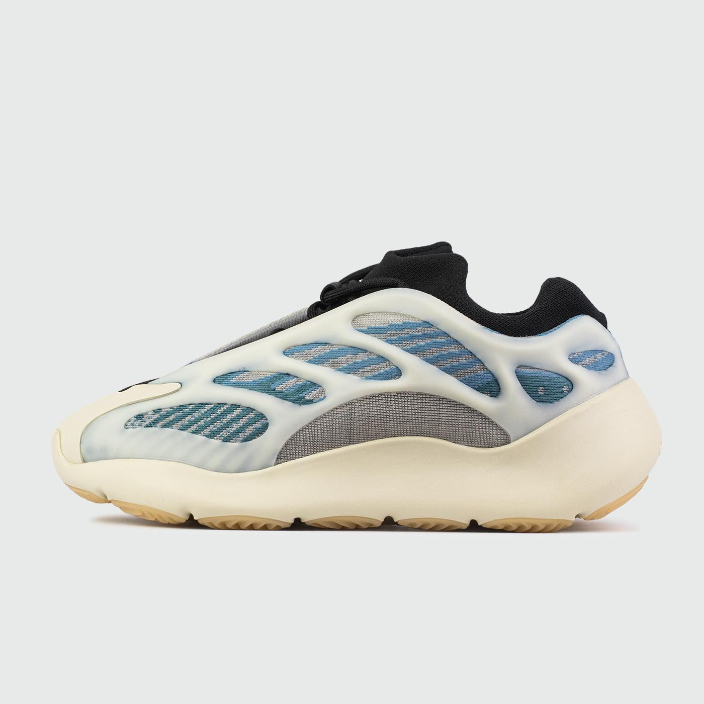 Кроссовки Adidas Yeezy Boost 700 v3 Wmns Kyanite Кроссовки Adidas Yeezy Boost 700 v3 Wmns Kyanite