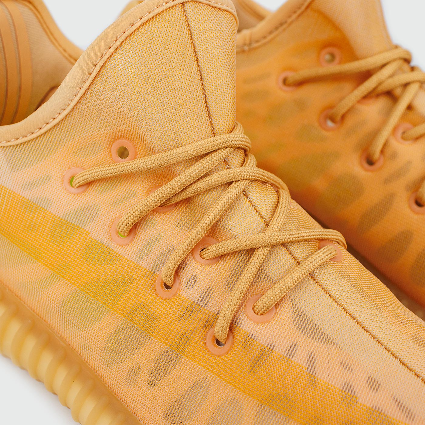 Кроссовки Adidas Yeezy 350 boost v2 Wmns Mono Clay Кроссовки Adidas Yeezy 350 boost v2 Wmns Mono Clay