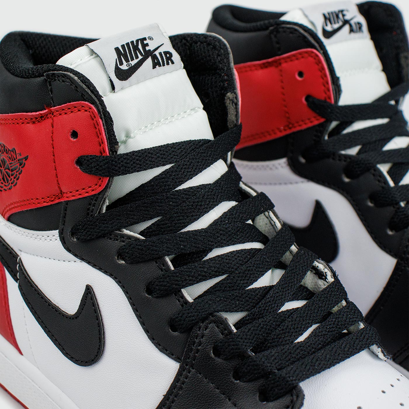 Кроссовки Nike Air Jordan 1 Black Toe Кроссовки Nike Air Jordan 1 Black Toe