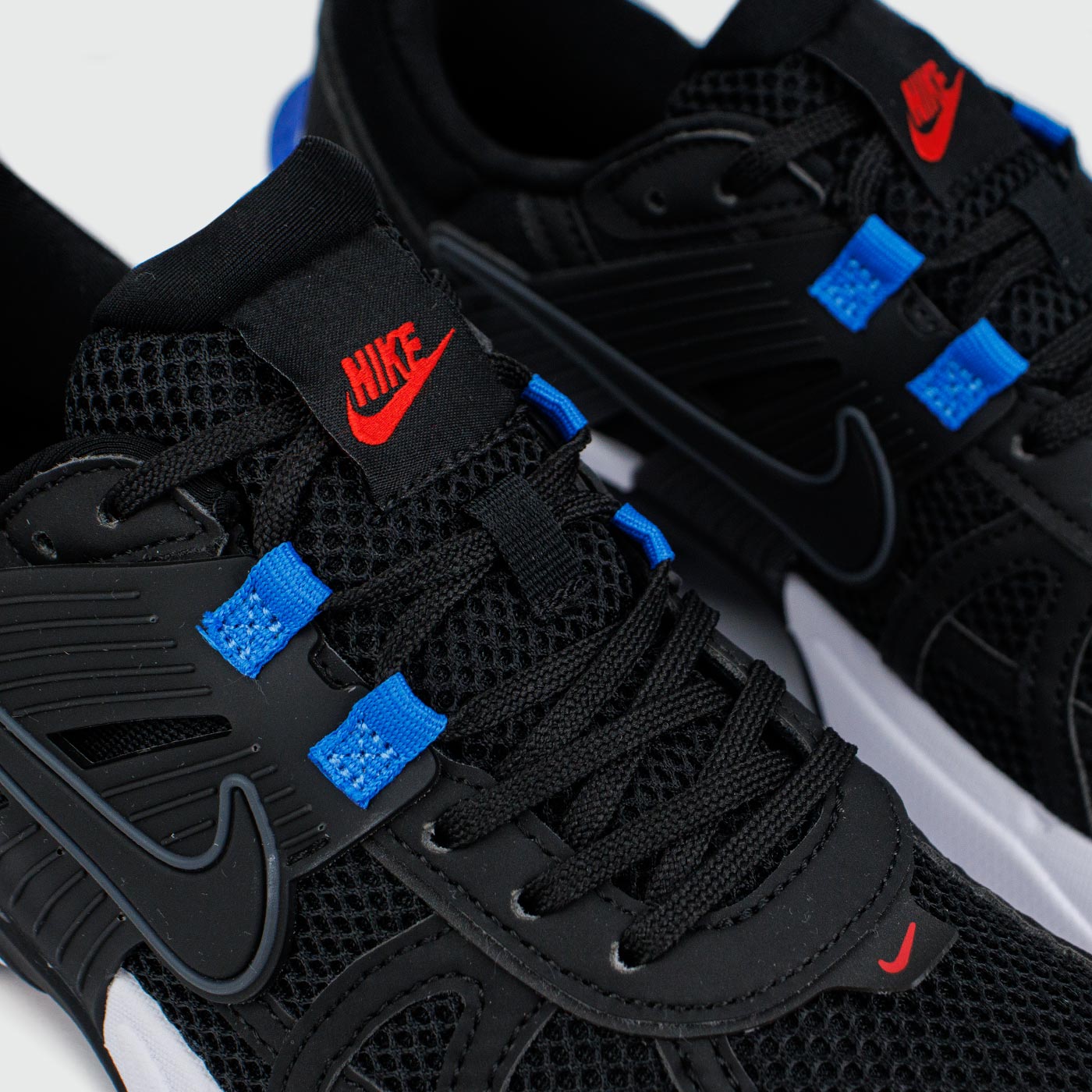 Кроссовки Nike V2K Run Black White Red