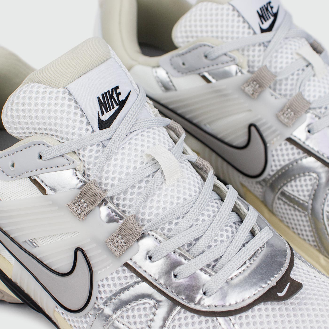 Кроссовки Nike V2K Run White Silver Beige Кроссовки Nike V2K Run White Silver Beige