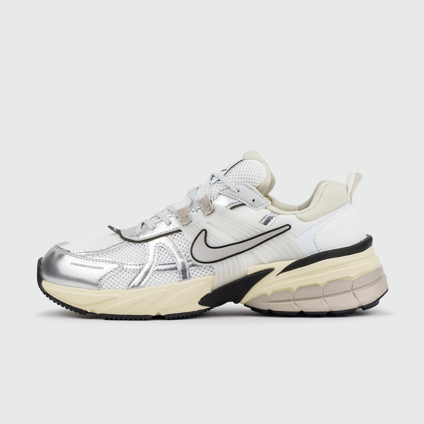 Кроссовки Nike V2K Run White Silver Beige Кроссовки Nike V2K Run White Silver Beige