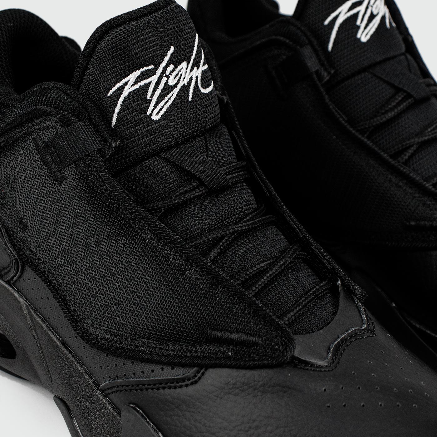 Кроссовки Nike Air Jordan Max Aura 4 Trp.Black Кроссовки Nike Air Jordan Max Aura 4 Trp.Black