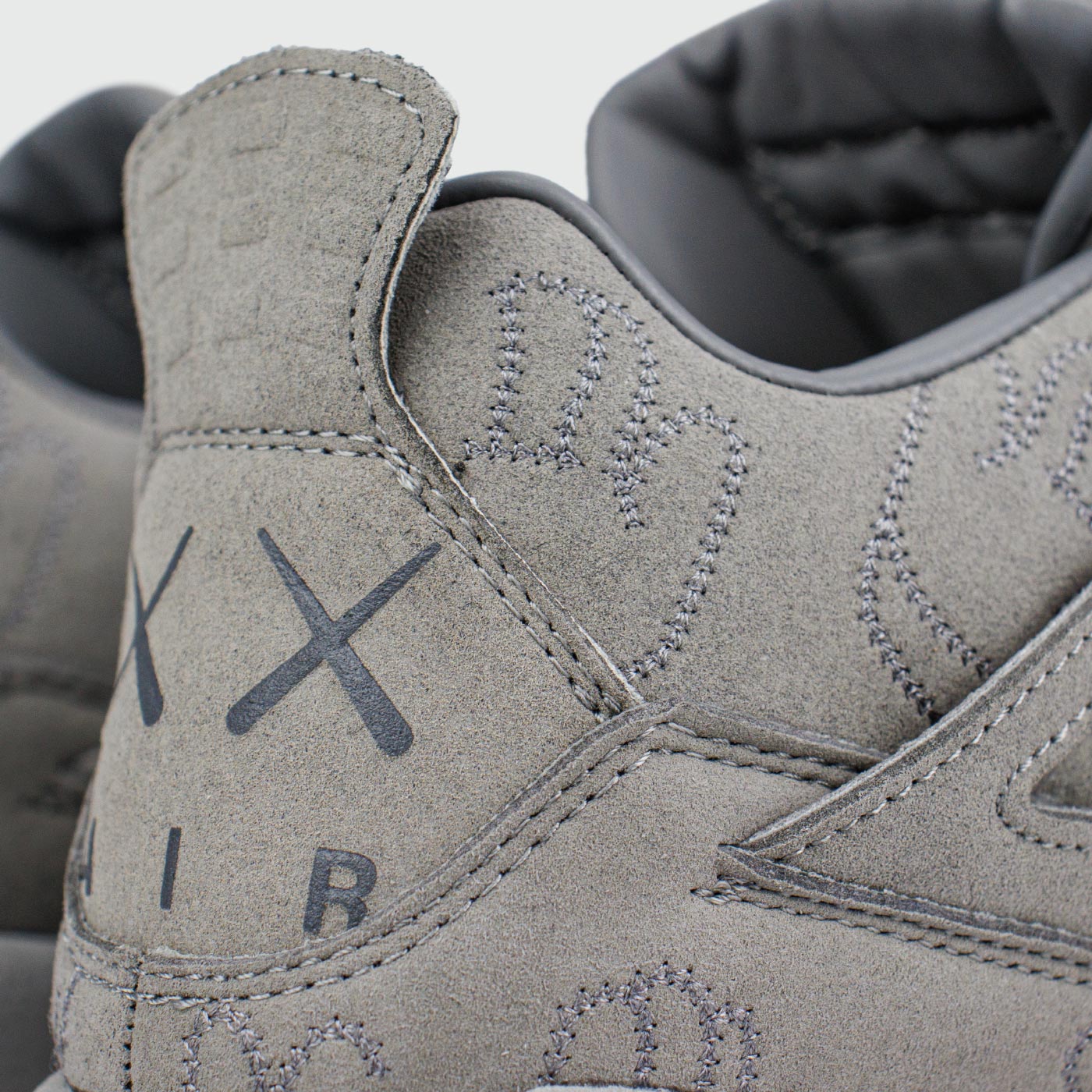 Кроссовки Nike Air Jordan 4 KAWS new Кроссовки Nike Air Jordan 4 KAWS new