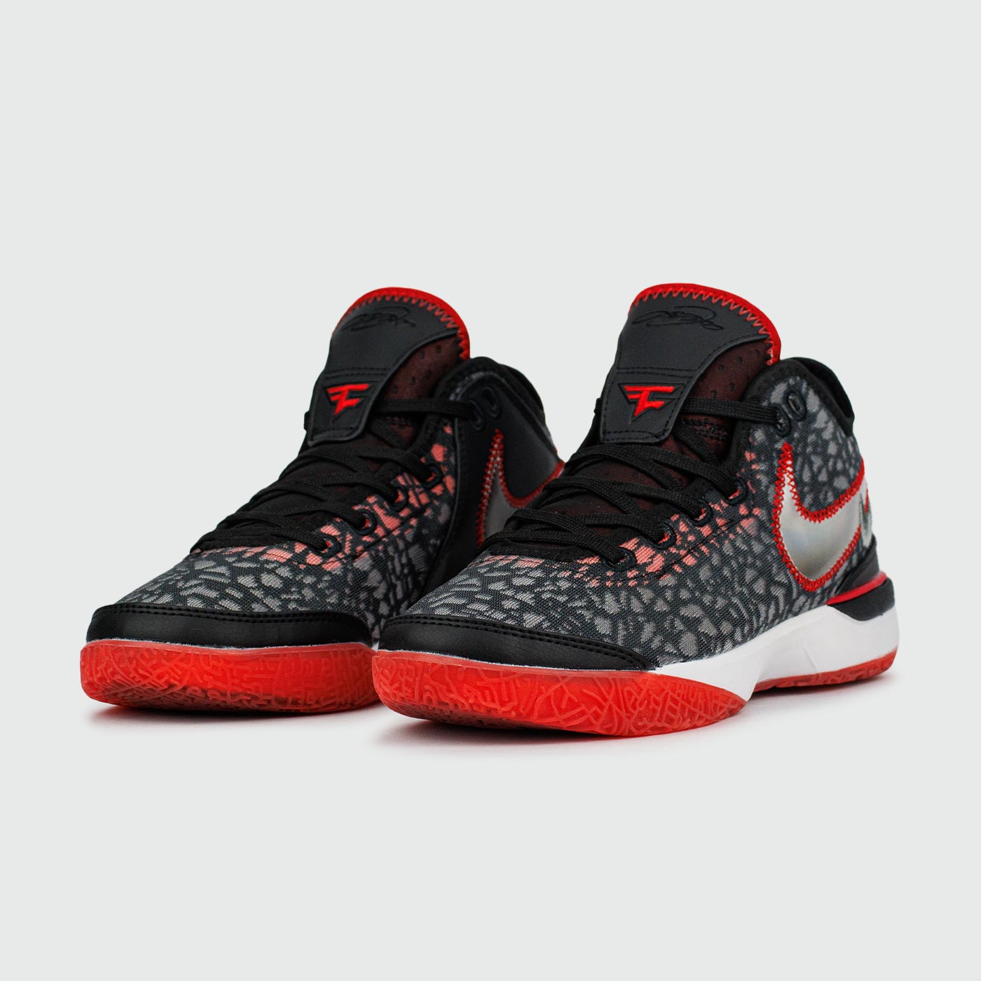Кроссовки Zoom LeBron NXXT Gen EP Bred Кроссовки Zoom LeBron NXXT Gen EP Bred