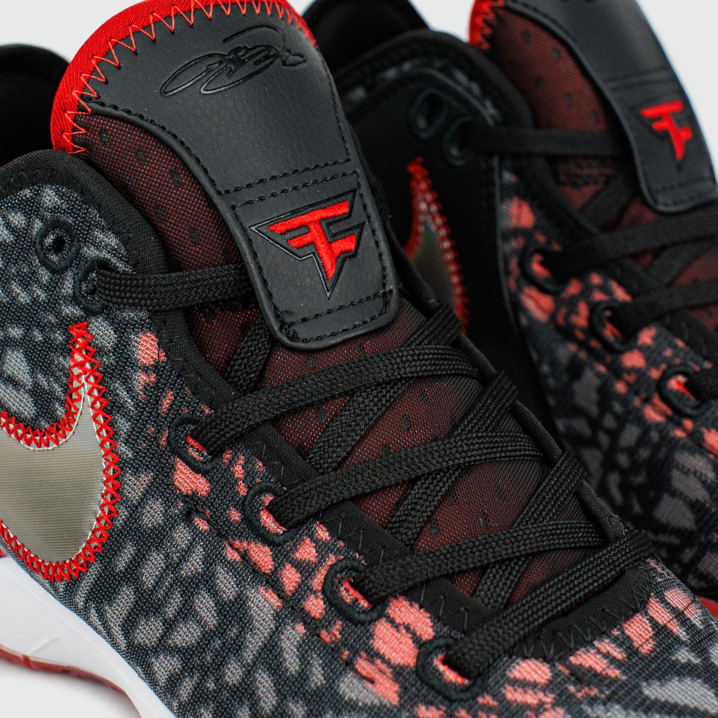 Кроссовки Zoom LeBron NXXT Gen EP Bred Кроссовки Zoom LeBron NXXT Gen EP Bred