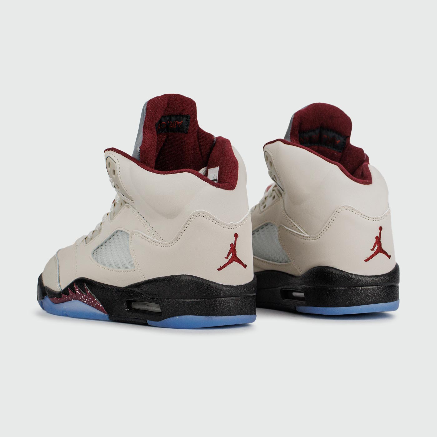 Кроссовки Nike Air Jordan 5 Beige Black Ftwr Кроссовки Nike Air Jordan 5 Beige Black Ftwr