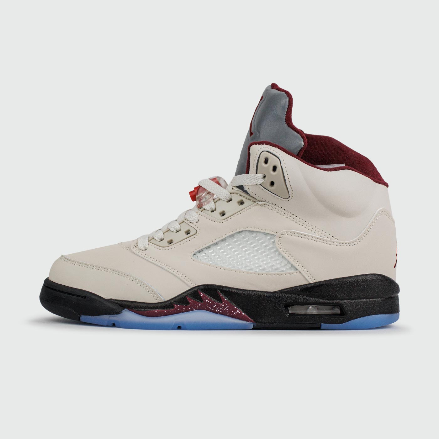 Кроссовки Nike Air Jordan 5 Beige Black Ftwr Кроссовки Nike Air Jordan 5 Beige Black Ftwr