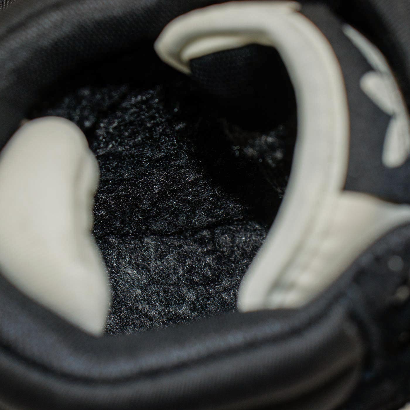 Кроссовки Adidas Campus Black / White with Fur Кроссовки Adidas Campus Black / White with Fur