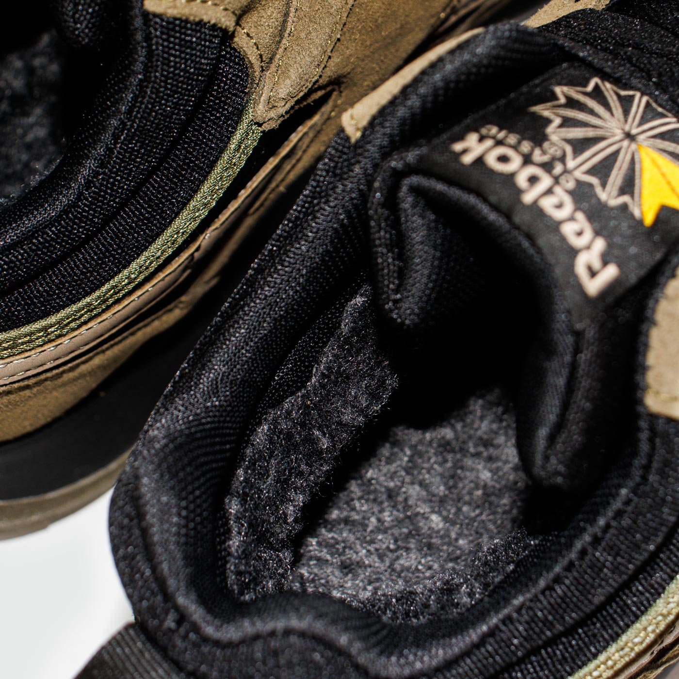 Кроссовки Reebok Classic Utility Suede Olive Black with Fur