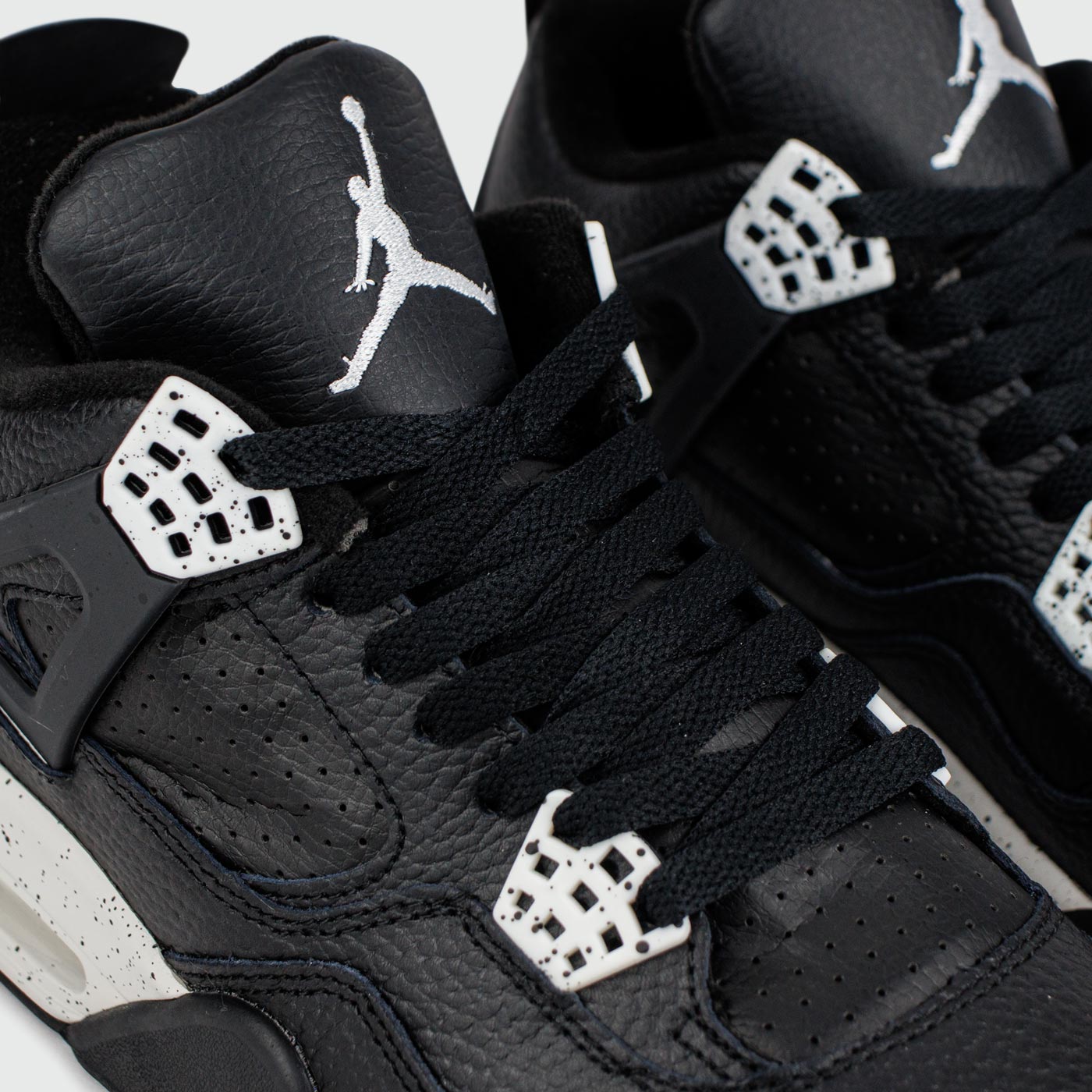 Кроссовки Nike Air Jordan 4 Retro Oreo new Кроссовки Nike Air Jordan 4 Retro Oreo new