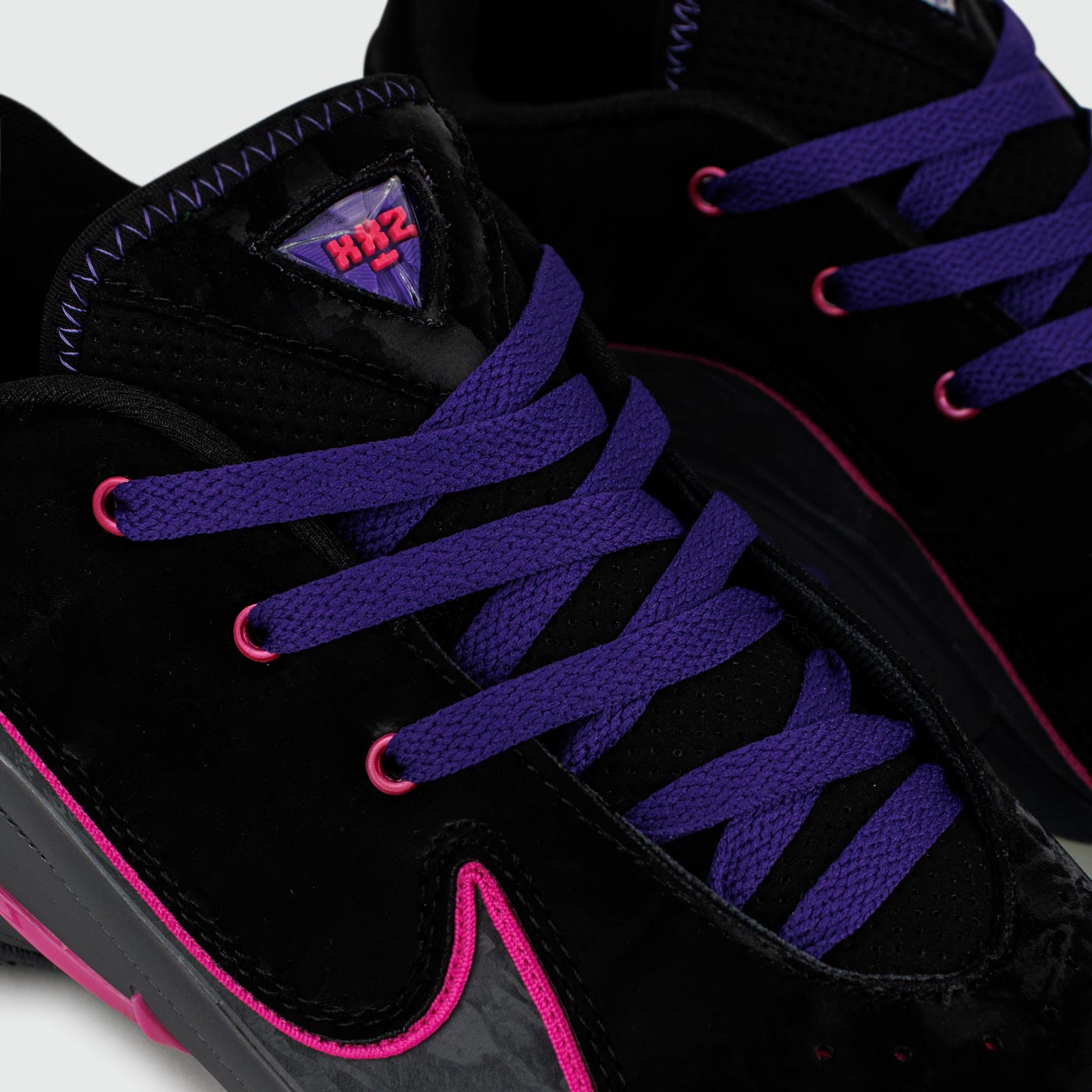 Кроссовки Nike Lebron 22 Blacklight Кроссовки Nike Lebron 22 Blacklight