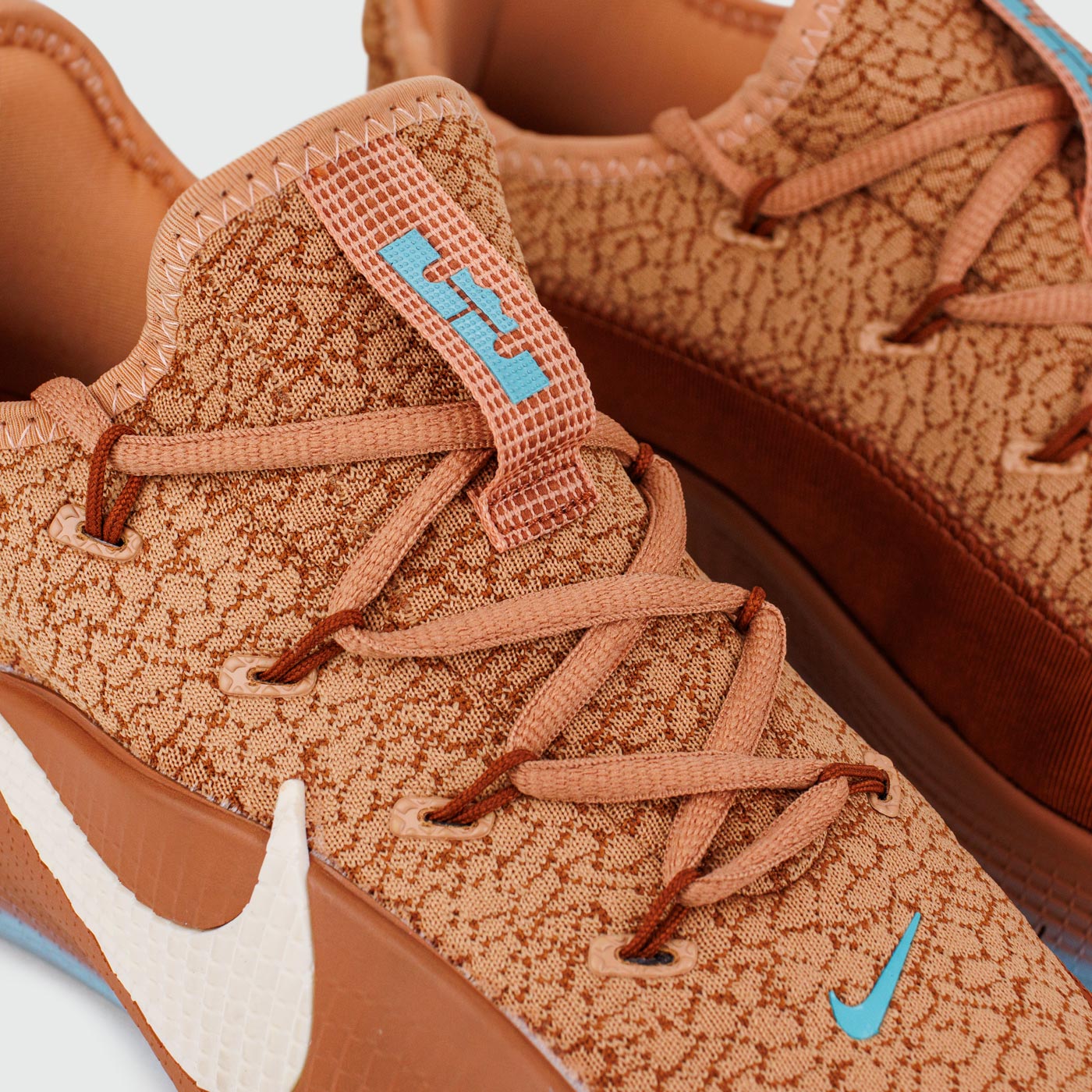 Кроссовки Nike LeBron TR 1 Better With Age Кроссовки Nike LeBron TR 1 Better With Age